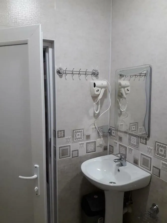 Sandro Hotel Batoemi 0*,