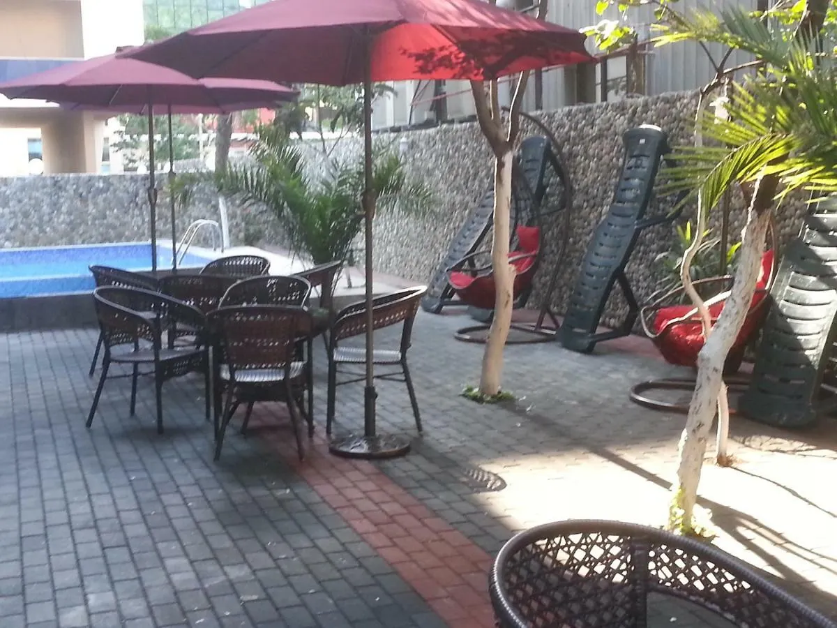 Gasthuis Sandro Hotel Batoemi